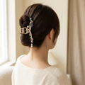 Pearl Flower Tassel Claw Clip in White